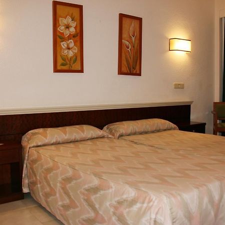 Hotel La Nina Кала Миллор Номер фото