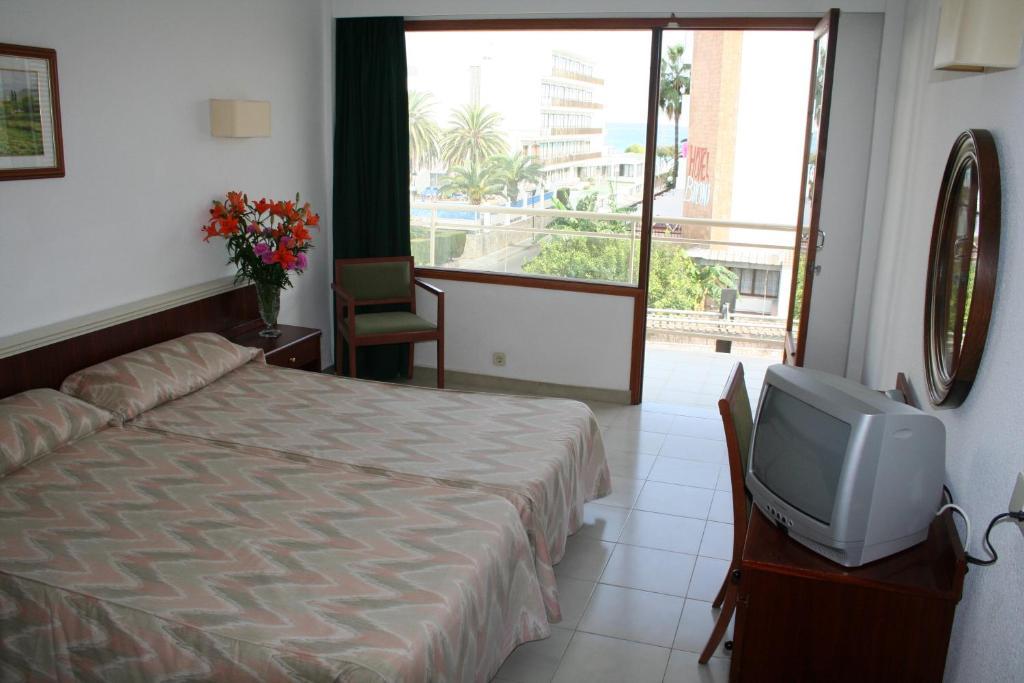 Hotel La Nina Кала Миллор Номер фото