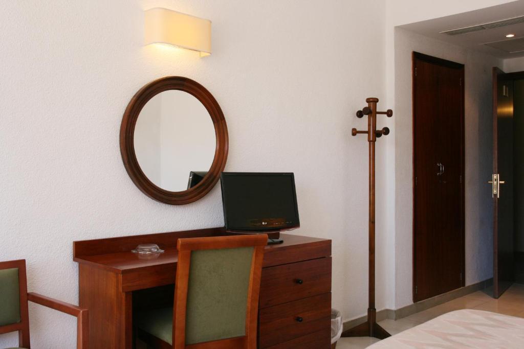 Hotel La Nina Кала Миллор Номер фото
